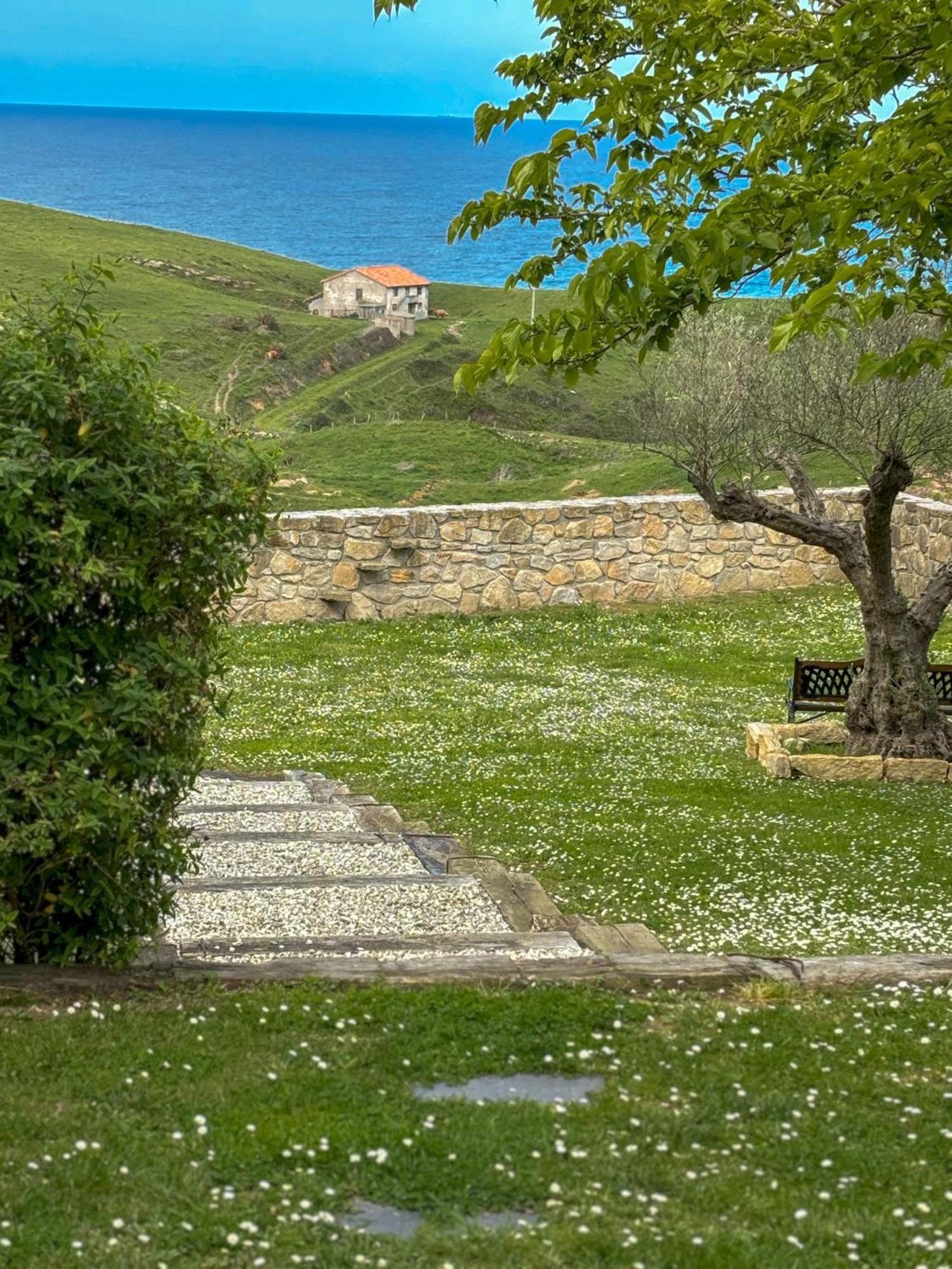Villa Suances Tagle Bagian luar foto